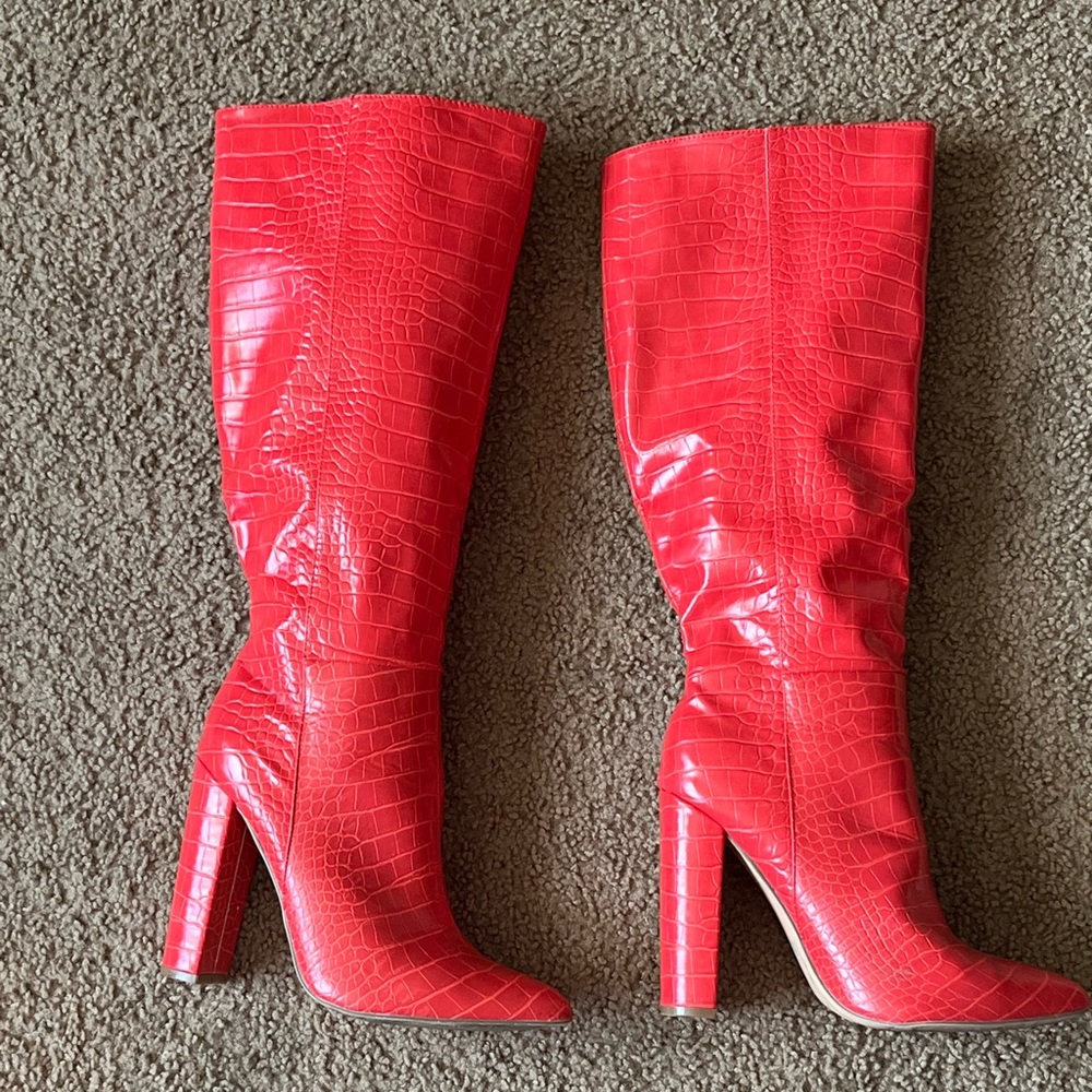 Fashion Nova Knee high boots